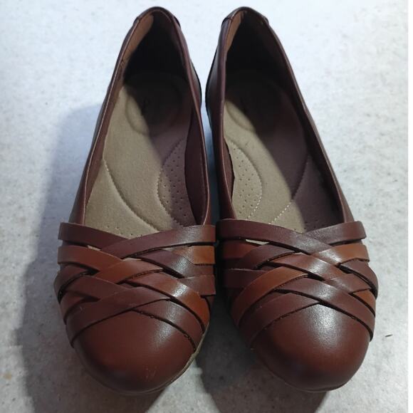 Clarks Leather Braided Flats 6 Brown Minimalist Comfort Classic Quietlux Neutral - Picture 1 of 10